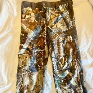 Youth Medium Under Armour Camo Hunting Pants